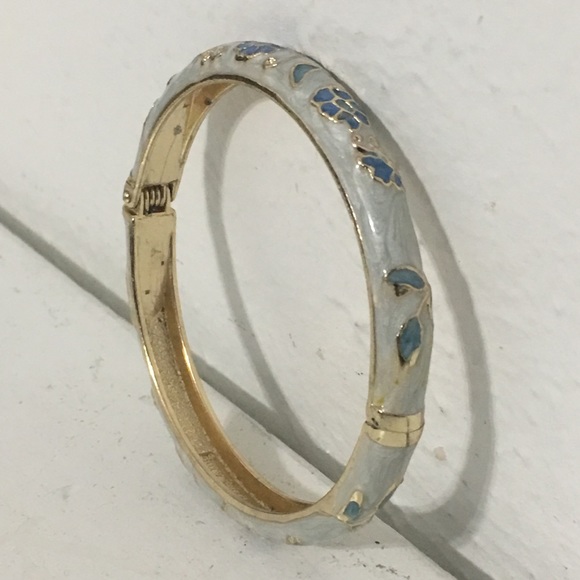 Jiu Long Xing Floral Flowers Snap Hinged Bracelet - Picture 3 of 8